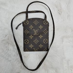 LOUIS VUITTON Pochette Secret Shoulder Bag Monogram M45484 98097